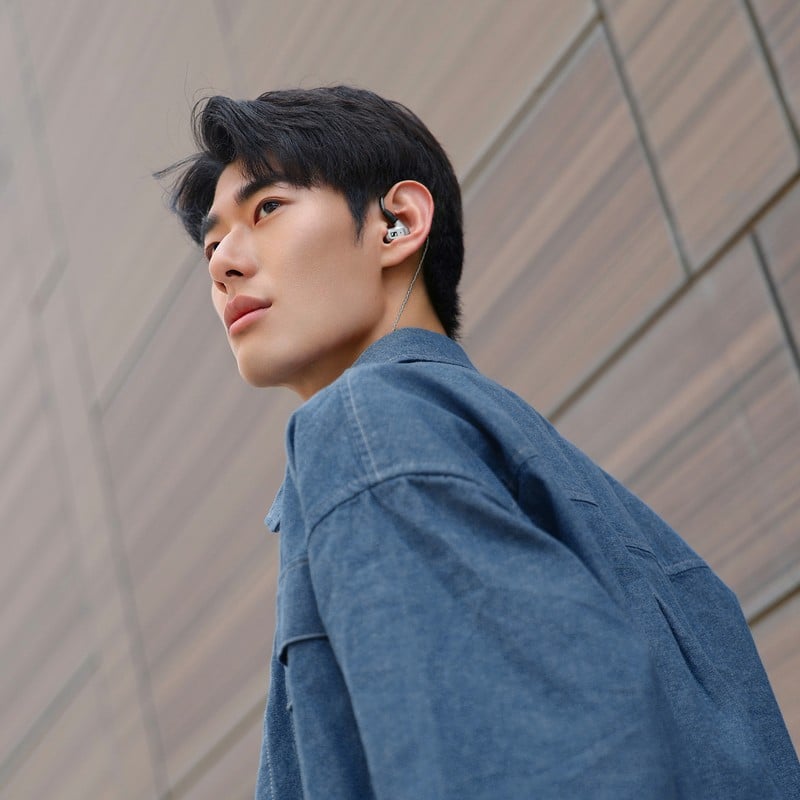 Sennheiser IE 200 Silver - lifestyle_app_01