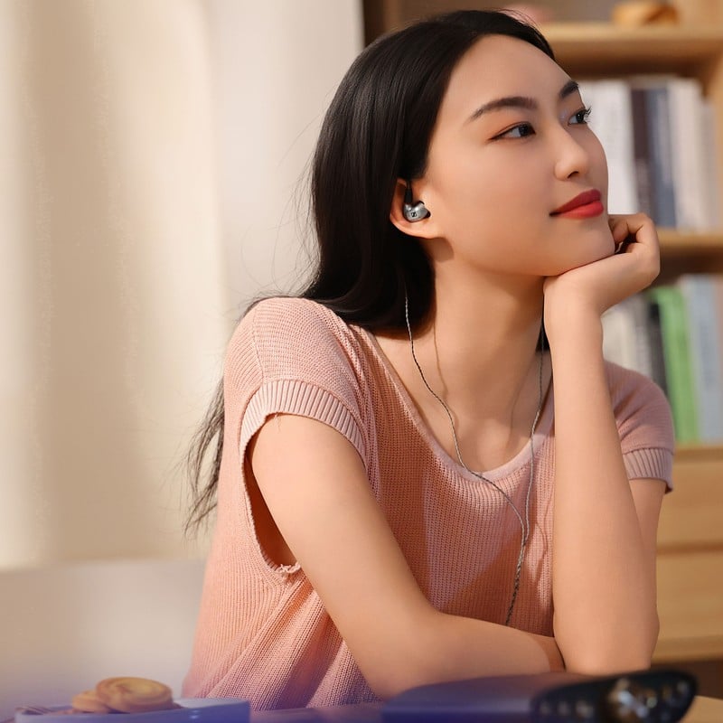 Sennheiser IE 200 Silver - lifestyle_app_02