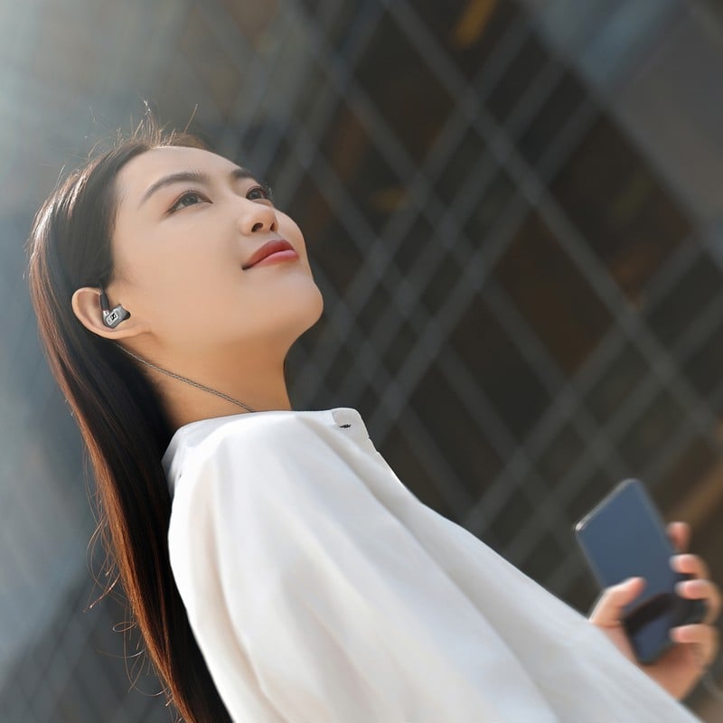 Sennheiser IE 200 Silver - lifestyle_app_04