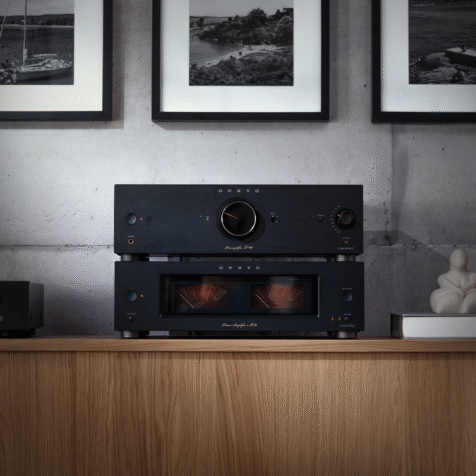 Onkyo C30 - Onkyo-Icon-P-80-and-M-80-black-stacked-beside-small-marble-sculpture-in-listening-room_2000x2000