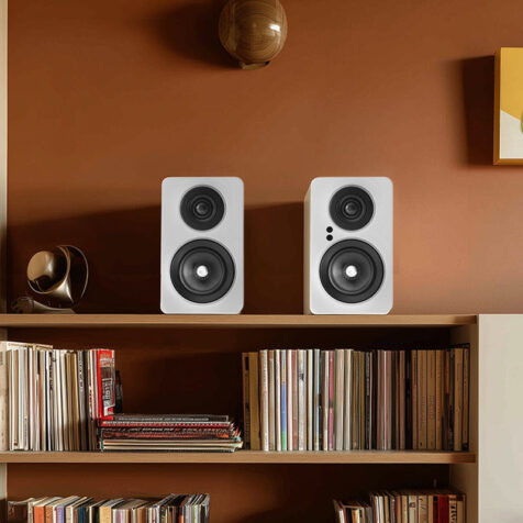 Jamo_C705PA_MKII_Active_Bookshelf_Speaker_lifestyle_800_1067 Jamo_C705PA_MKII_Active_Bookshelf_Speaker_lifestyle_800_1067