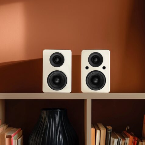 Jamo_mini_MKII_Active_Bookshelf_Speaker_lifestyle_1628_2171 Jamo_mini_MKII_Active_Bookshelf_Speaker_lifestyle_1628_2171