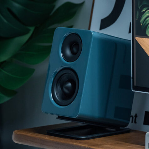 Jamo_mini_MKII_Active_Bookshelf_Speaker_lifestyle_800_1067 Jamo_mini_MKII_Active_Bookshelf_Speaker_lifestyle_800_1067