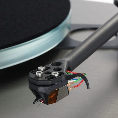 rega-planar-6-rs-edition-tonearm-cartridge-closeup rega-planar-6-rs-edition-tonearm-cartridge-closeup