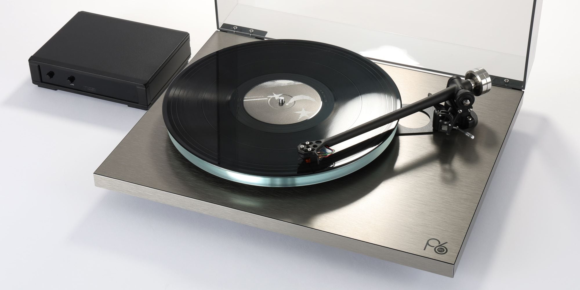 rega-planar-6-rs-edition-turntable-hero