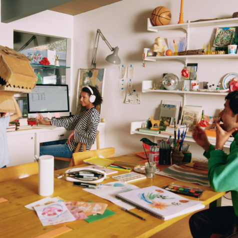 sonos-ace-ultra-lifestyle-family-white Large sonos-ace-ultra-lifestyle-family-white Large